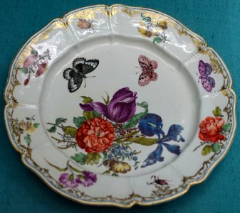 Plate with flowers and insects, Nymphenburg, 1767, porcelain with overglaze painting - Germanisches Nationalmuseum - Nuremberg, Germany - DSC03211