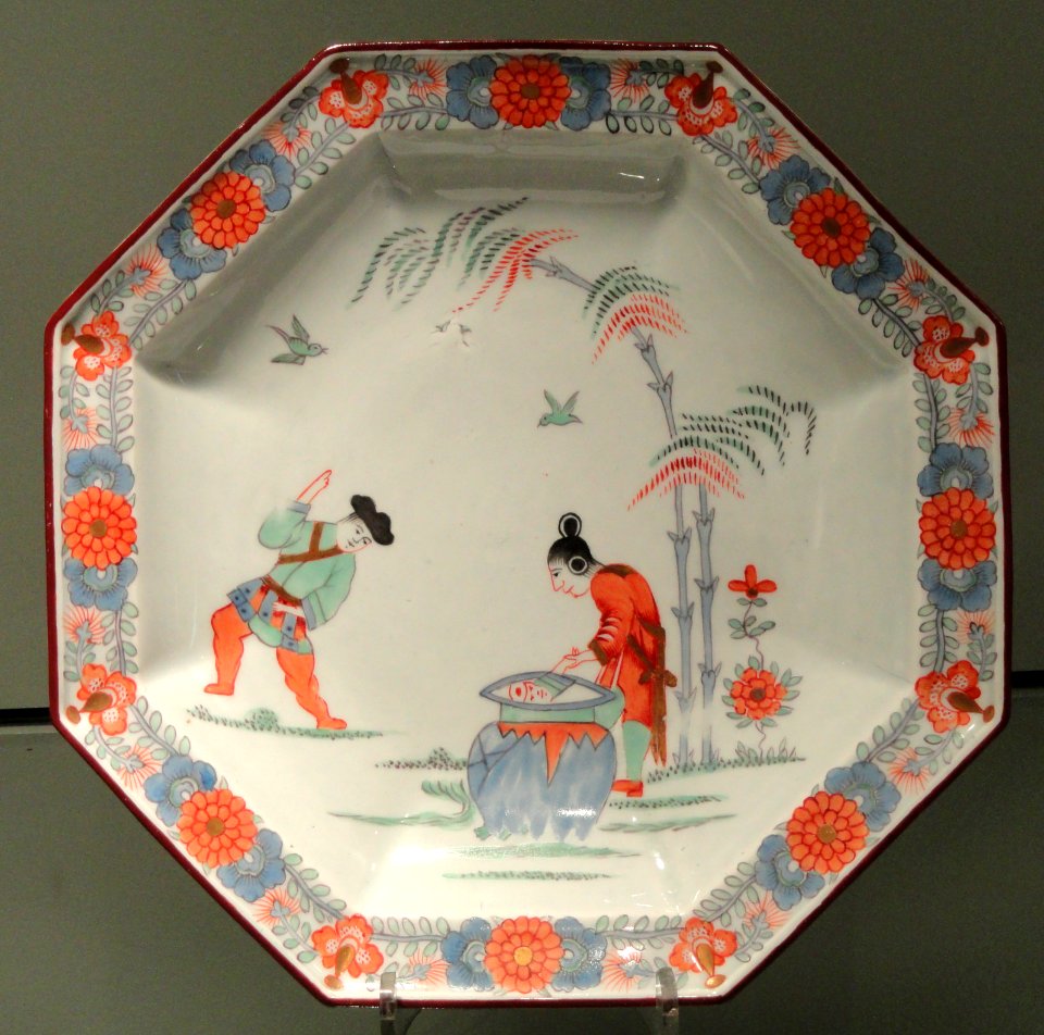 Plate with Shiba Onko Design, c. 1750, Du Paquier factory, hard-paste porcelain with overglaze enamels - Gardiner Museum, Toronto - DSC00570
