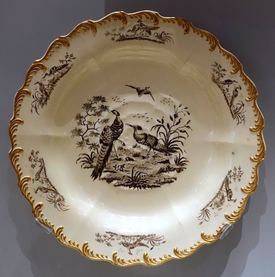 Plate with exotic birds by Sadler and Green, 1768-1770, Queen's ware, black enamel, gilding - Wedgwood Museum - Barlaston, Stoke-on-Trent, England - DSC09552