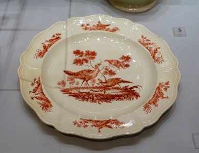 Plate with exotic birds in a landscape, c. 1770, Queen's ware with red enamel - Wedgwood Museum - Barlaston, Stoke-on-Trent, England - DSC09549