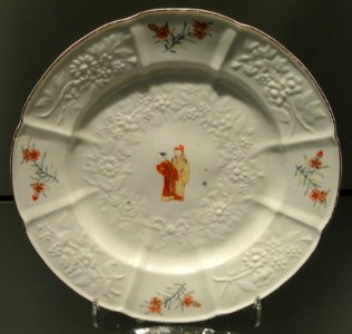 Plate with Amorous Couple, c. 1755, Chelsea, soft-paste porcelain with overglaze enamels - Gardiner Museum, Toronto - DSC00640 photo