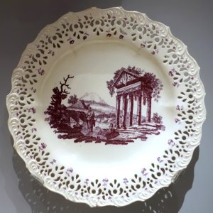 Plate with Corinthian ruins, 1770-1775, hand-pierced Queen's ware with purple enamel - Wedgwood Museum - Barlaston, Stoke-on-Trent, England - DSC09553