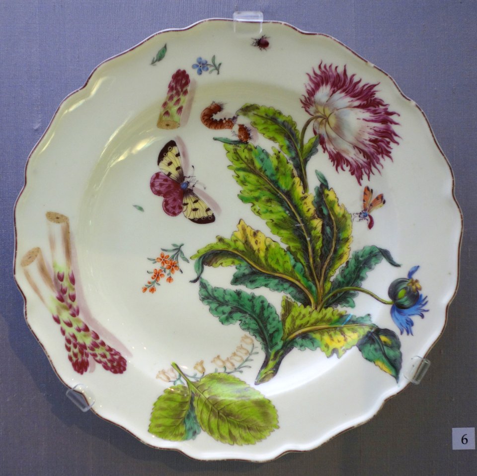 Plate with poppy and asparagus, Chelsea, c. 1755, soft-paste porcelain - California Palace of the Legion of Honor - DSC07611