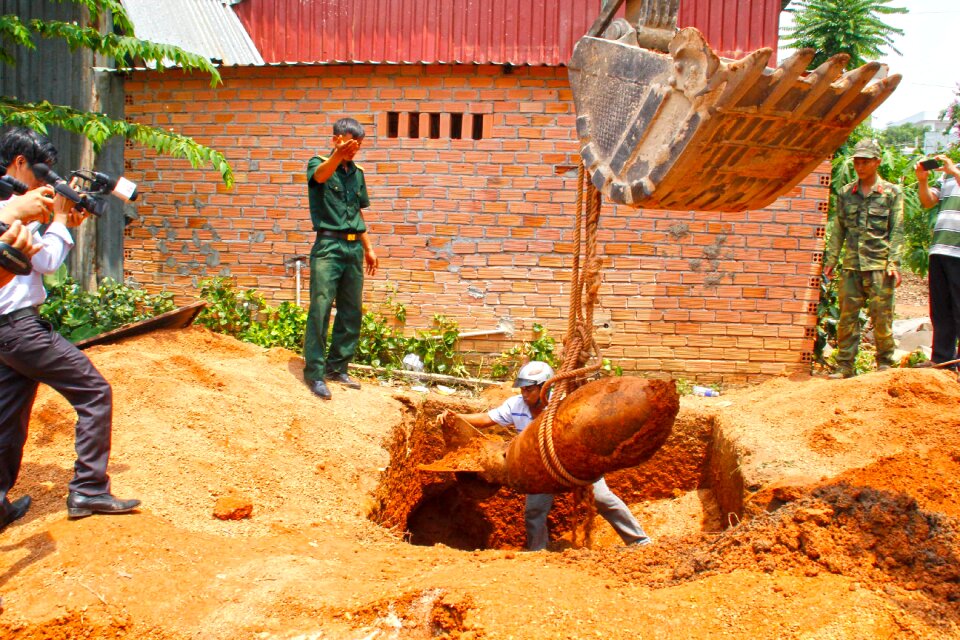 Train bomb pump excavator