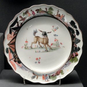 Plate, c. 1740, Meissen, hard-paste porcelain, overglaze enamels, gilding - Gardiner Museum, Toronto - DSC00925