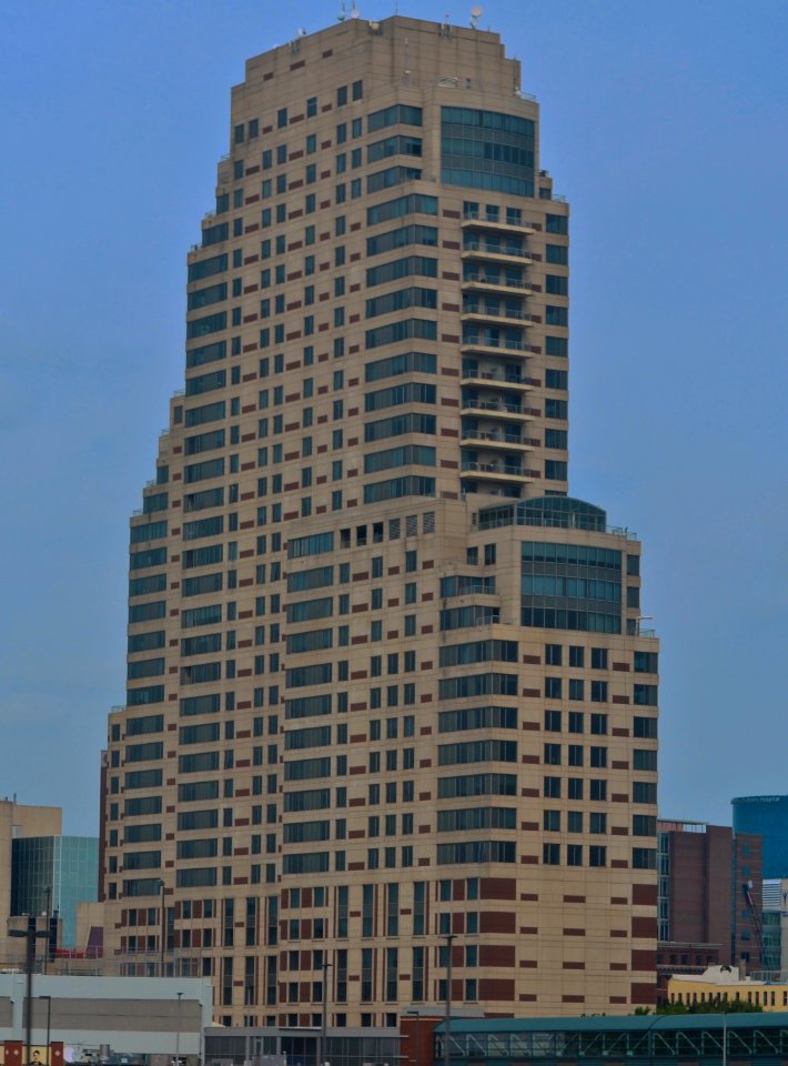 Plaza Towers - Grand Rapids