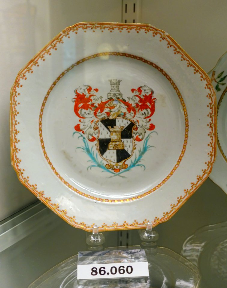 Plate with arms of the County Durham branch of the Hopper family, China, c. 1755, porcelain, enamels, gilt, HD 86.060 - Flynt Center of Early New England Life - Deerfield, Massachusetts - DSC04784
