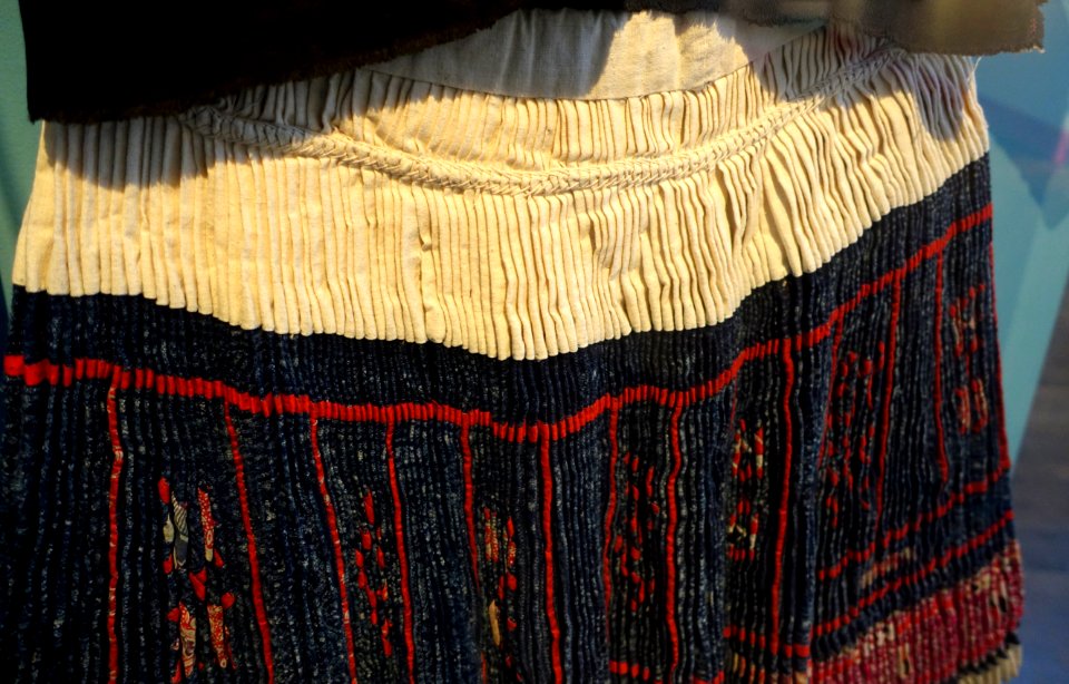 Pleated skirt detail, White Hmong, Northern Thailand, collected in 1986 - Ethnological Museum, Berlin - DSC01377