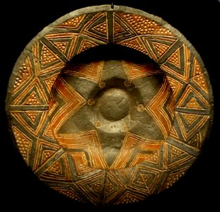 Plate, Alb-Hegau ceramics, 800-650 BC - Landesmuseum Württemberg - Stuttgart, Germany - DSC02790