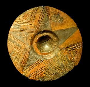 Plate, Alb-Hegau ceramics, 800-650 BC - Landesmuseum Württemberg - Stuttgart, Germany - DSC02777