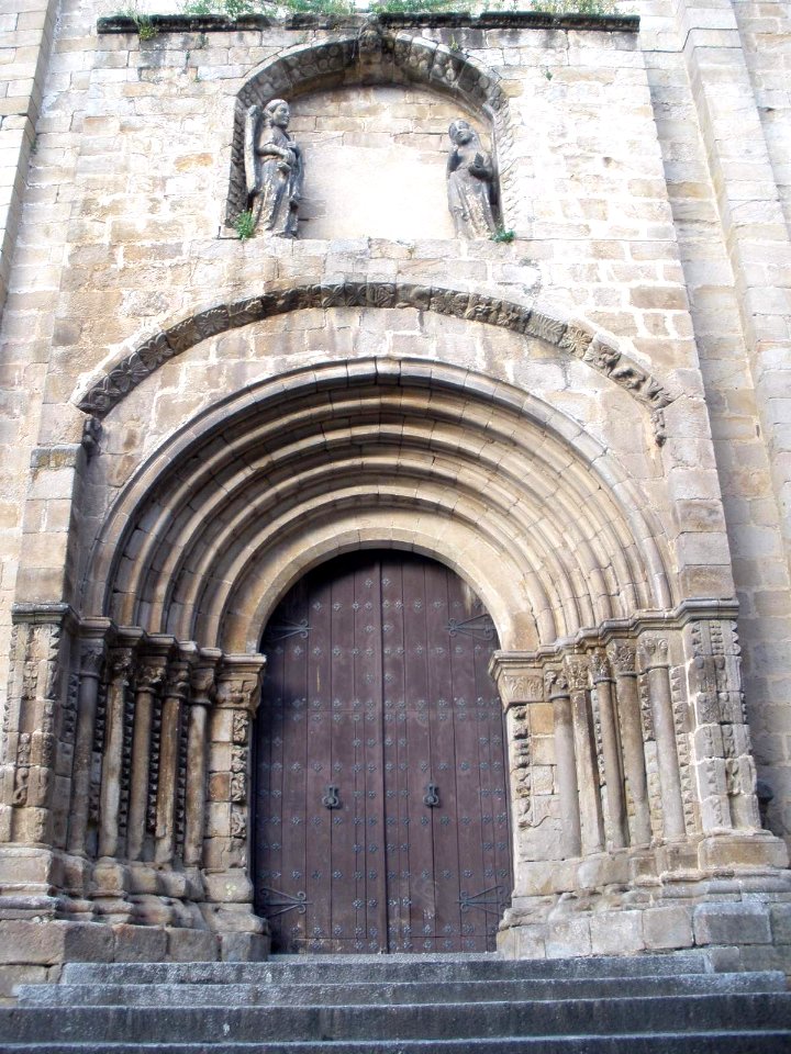 Plasencia - Catedral Vieja, portada románica 02