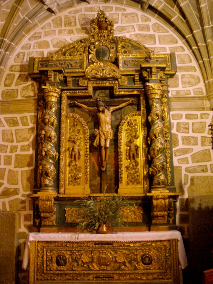 Plasencia - Iglesia de San Esteban 07-Cristo de la Buena Muerte