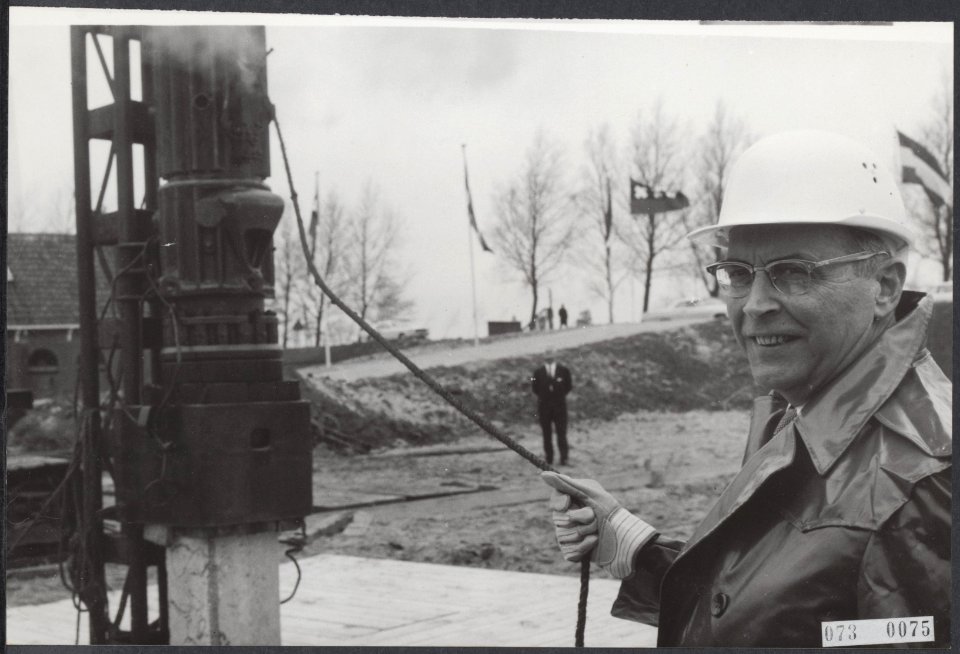 Plechtigheden, burgemeesters, bouwnijverheid, stadswijken, Hall v., Bijlmermeer, Bestanddeelnr 073-0075