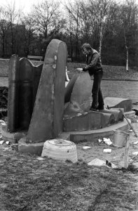 Plastic van Bart van der Weijer in Beatrixpark, Amsterdam, Bestanddeelnr 924-0840