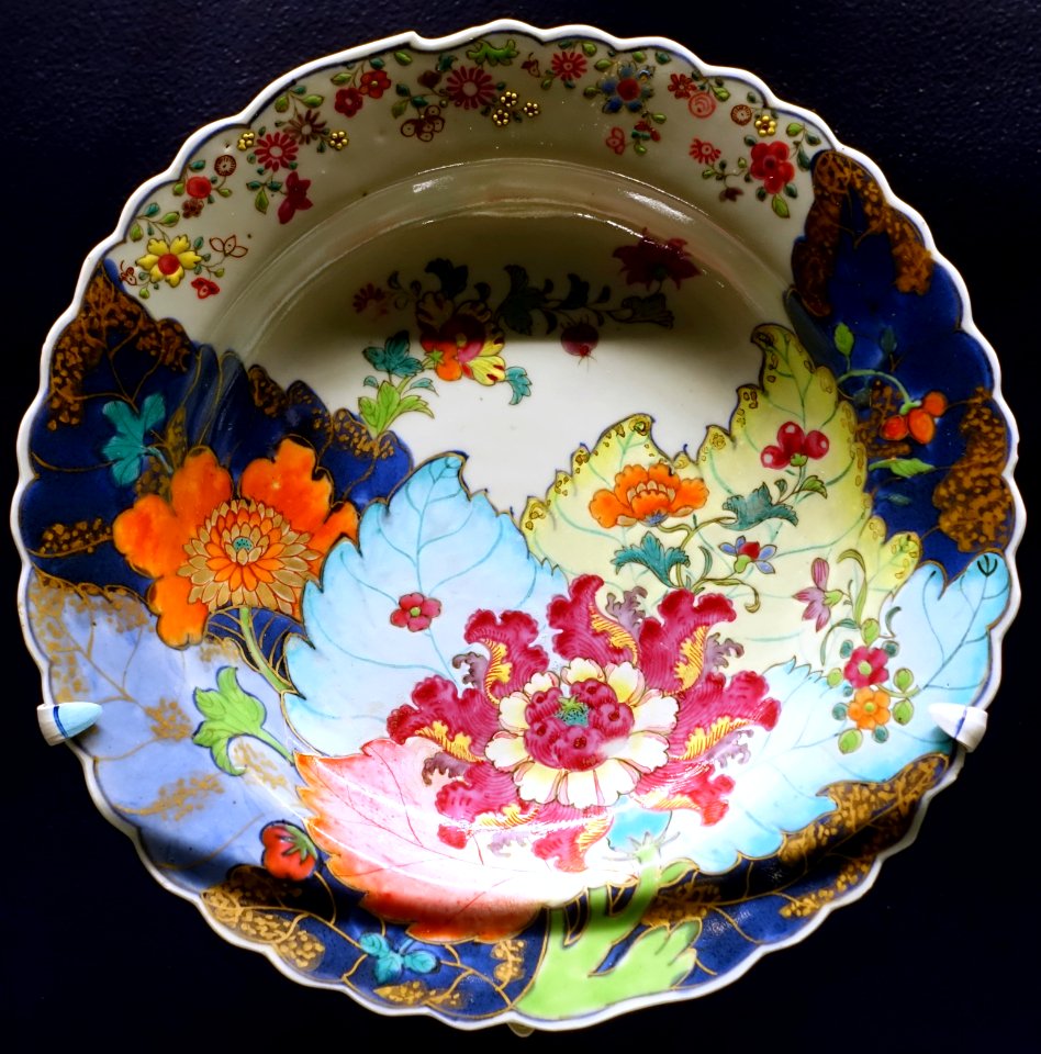 Plate, Jingdezhen, China, mid to late 1700s AD, porcelain - Peabody Essex Museum - Salem, MA - DSC05185