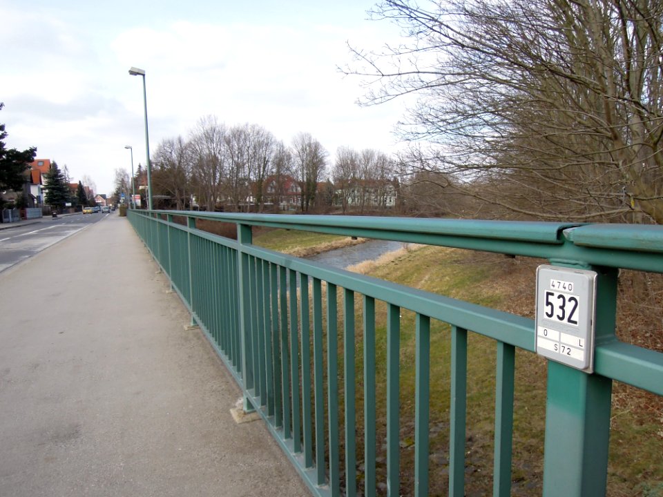 Pleißebrücke die S 72 überführend in Böhlen OT Großdeuben -Bauwerksnummer- im März 2018