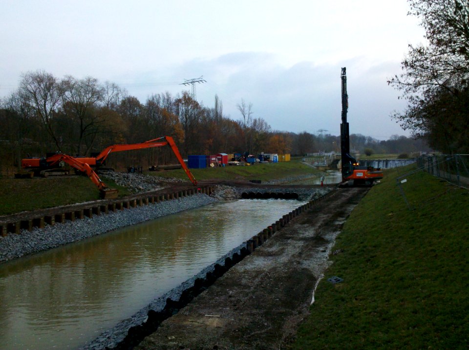 Pleiße und agra-Wehr in Markkleeberg im November 2018