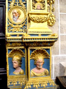Plasencia - Catedral Nueva, puerta de la sacristia (estilo renacentista plateresco) 1