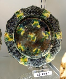 Plate, Staffordshire, England, c. 1760, creamware with sponged underglaze metalic oxides, HD 55.184.1 - Flynt Center of Early New England Life - Deerfield, Massachusetts - DSC04481
