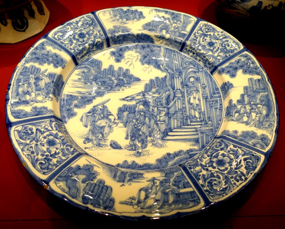 Plate, Fayence-Manufaktur Frankfurt am Main, undated, faience - Mainfränkisches Museum - Würzburg, Germany - DSC04996