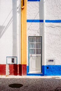 Cobblestones door wall