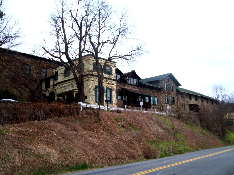 Pleasant Valley Wine Company 2 Apr 11