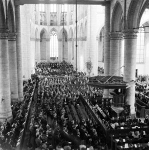 Plechtigheid in de Pieterskerk Overzicht, Bestanddeelnr 900-7859