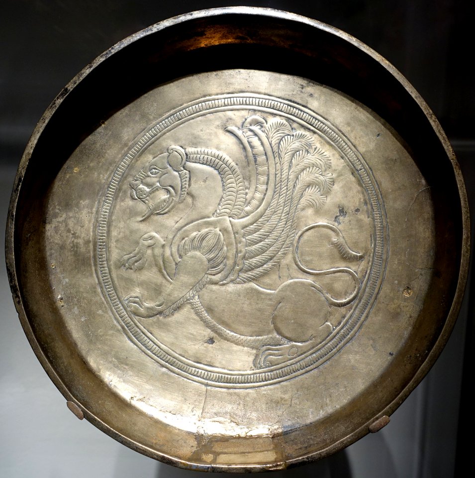Plate, Iran or Central Asia, 600s AD, bronze - Arthur M. Sackler Gallery - DSC05321