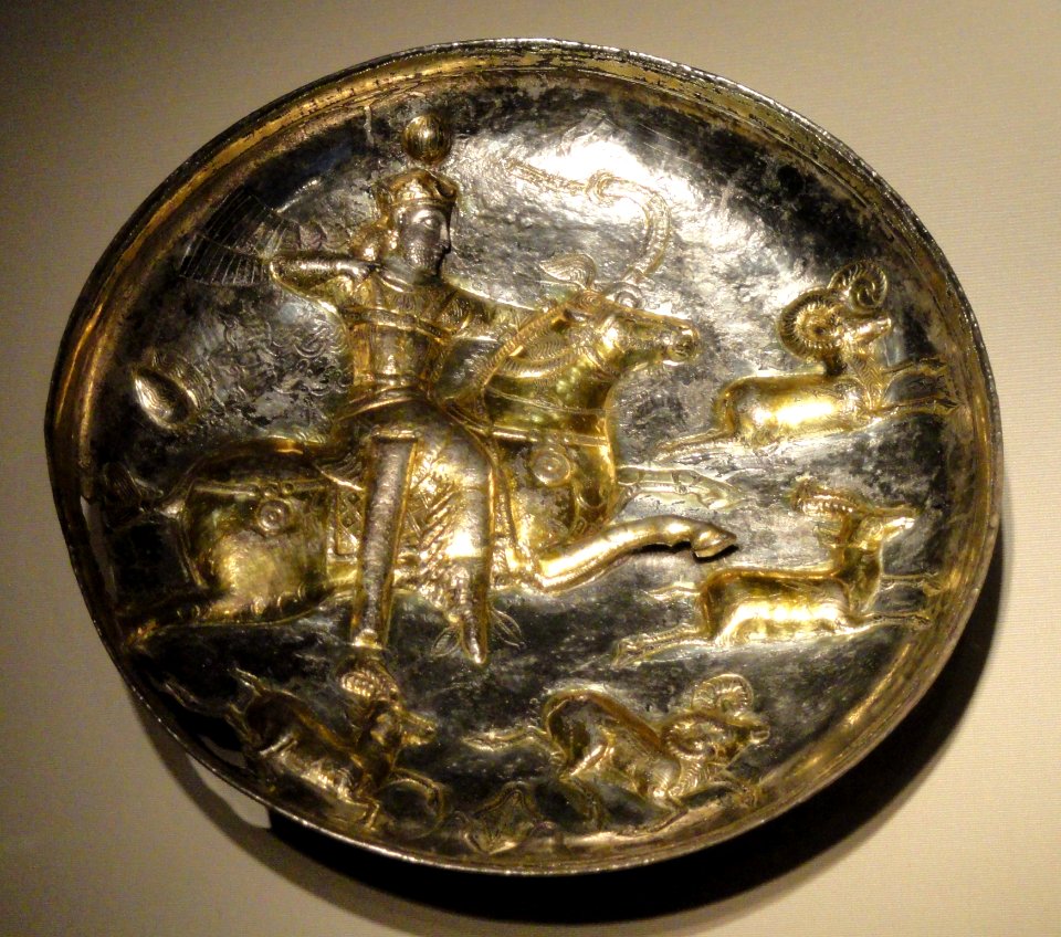 Plate, Iran, Sasanian period, 4th-5th century AD, silver and gilt - Arthur M. Sackler Gallery - DSC05801