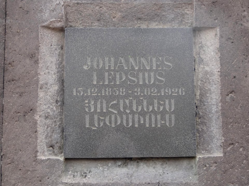 Plaque at Tsitsernakaberd for Johannes Lepsius