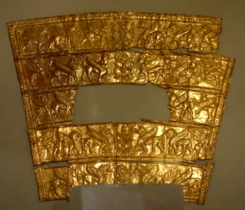 Plaque, probably a clothing attachment, Northern Iran, possibly from Ziwiyeh, 8th or 7th century BC, hammered gold with repousse and chased decoration - Cincinnati Art Museum - DSC03937