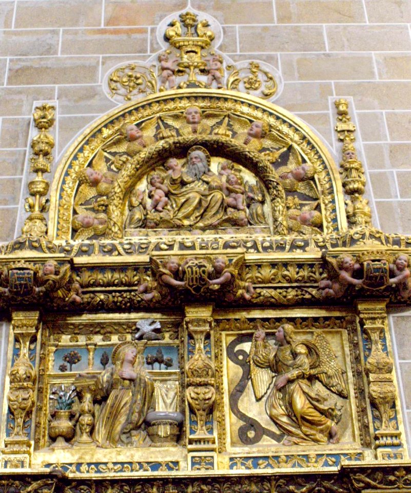 Plasencia - Catedral Nueva, puerta de la sacristia (estilo renacentista plateresco) 3