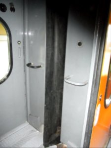 Pioneer 001 train interior - gangway (1)