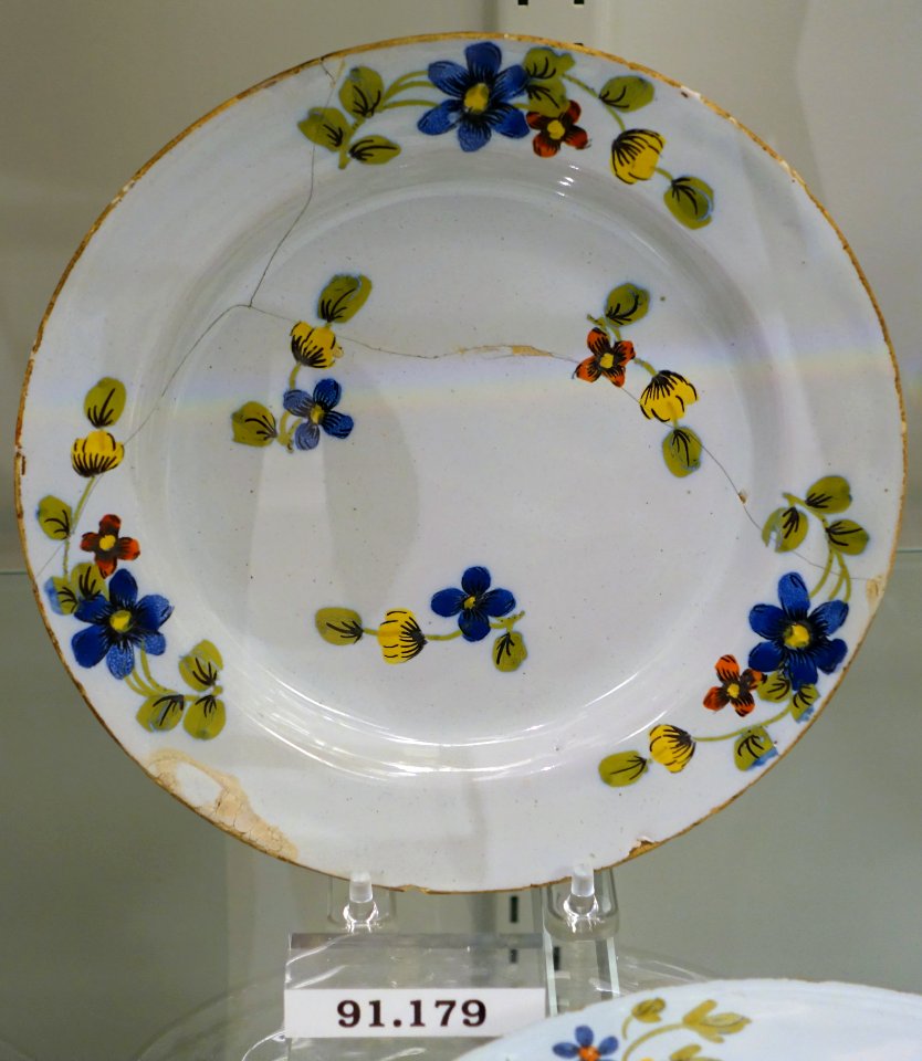 Plate, Liverpool, England, c. 1760, tin-glazed earthenware, HD 91.179 - Flynt Center of Early New England Life - Deerfield, Massachusetts - DSC04344