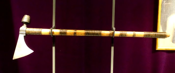 Pipe tomahawk owned by Carl Magnus Wrangel, Iriquois, said to be from the Easton peace talks in 1758 AD - Etnografiska museet - Stockholm, Sweden - DSC01211