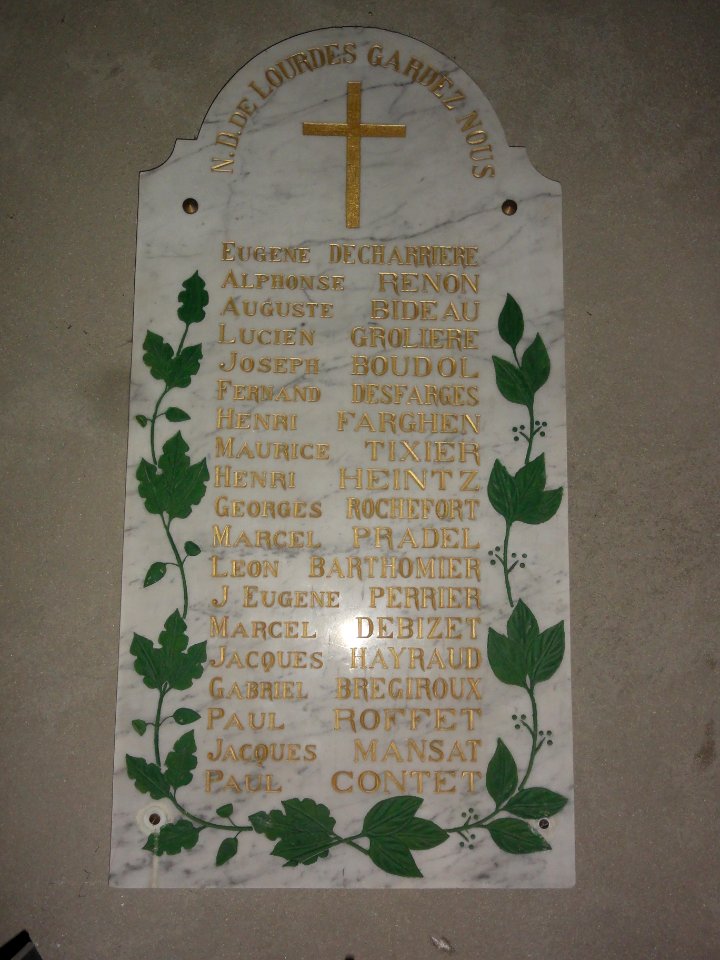 Pionsat (Puy-de-Dôme) église, plaque 2, monument aux morts