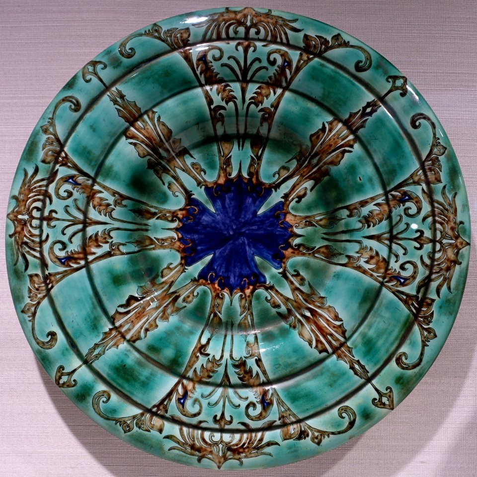 Plate, Haagsche Plateelbakkerij, Rozenburg, Den Haag, 1891, ceramic - Hessisches Landesmuseum Darmstadt - Darmstadt, Germany - DSC00835