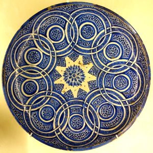 Plate, Fez, Morocco, 19th century AD, glazed ceramic - Cinquantenaire Museum - Brussels, Belgium - DSC09092