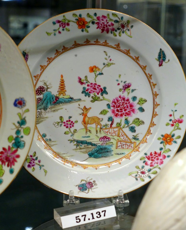 Plate, China, mid 1700s, hard paste porcelain, overglaze enamels, gilt, HD 57.137 - Flynt Center of Early New England Life - Deerfield, Massachusetts - DSC04789