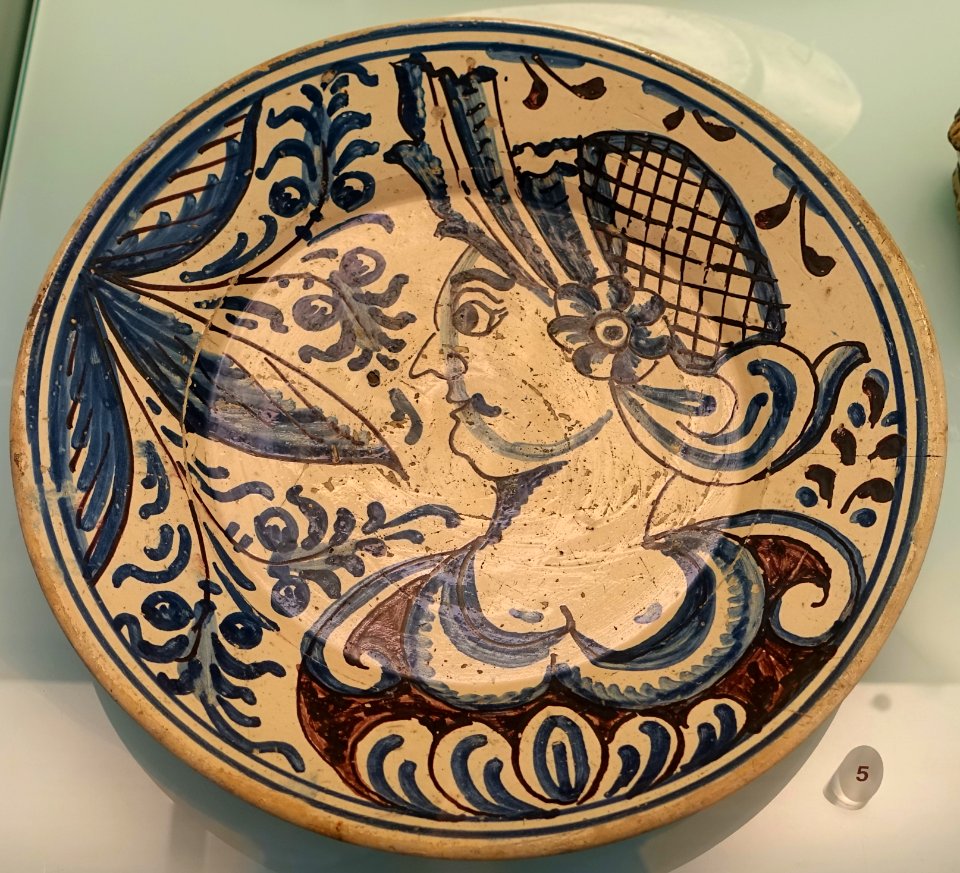 Plate, Coimbra, 18th century, faience - Museu Nacional de Soares dos Reis - Porto, Portugal - DSC00373