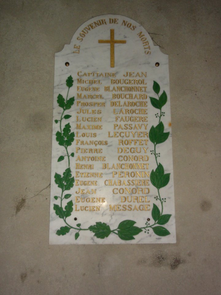 Pionsat (Puy-de-Dôme) église, plaque 1, monument aux morts