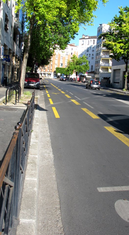 Piste cyclabe temporaire Courbevoie France-2
