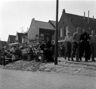 Pinksterdrukte te Volendam, Bestanddeelnr 907-7738
