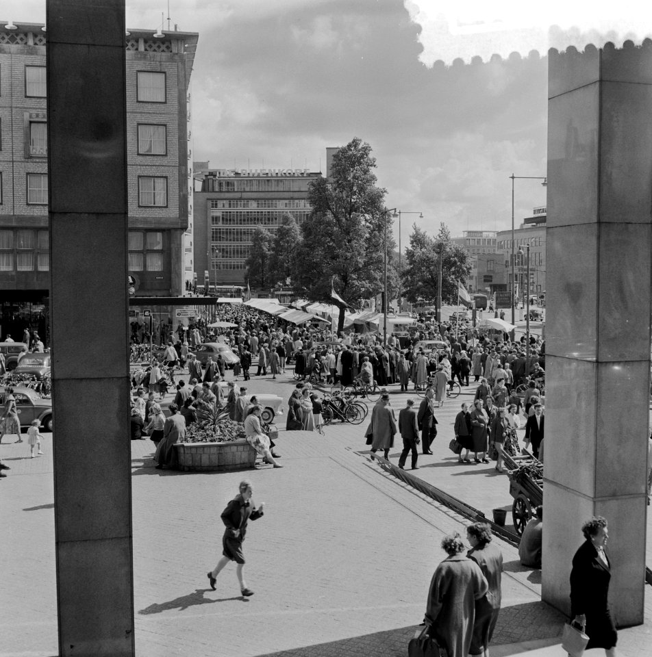 Pinksterdriemarkt in Rotterdam. Coolsingel, Bestanddeelnr 908-6757
