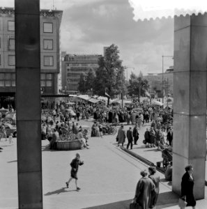 Pinksterdriemarkt in Rotterdam. Coolsingel, Bestanddeelnr 908-6757