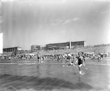Pinksterdrukte op Zandvoort, Bestanddeelnr 905-7412