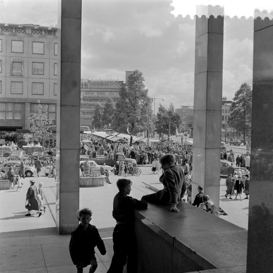 Pinksterdriemarkt in Rotterdam. Coolsingel, Bestanddeelnr 908-6761