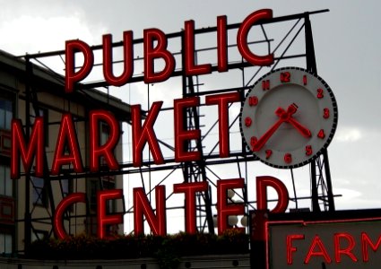 Pike Place Market clock at 4ː38