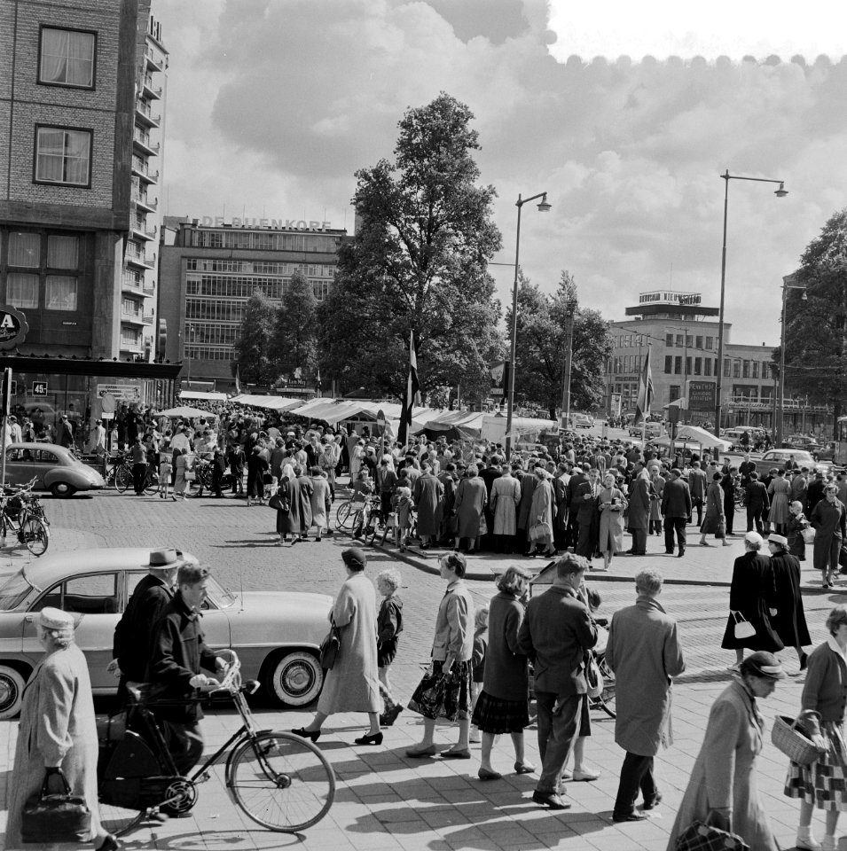 Pinksterdriemarkt in Rotterdam. Coolsingel, Bestanddeelnr 908-6760