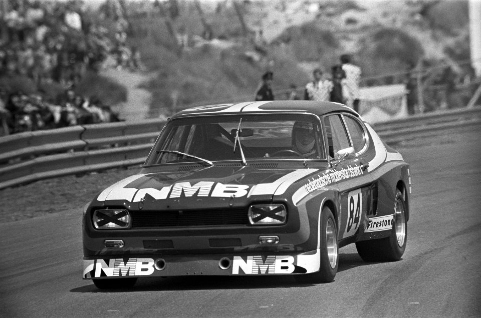Pinksterraces op circuit Zandvoort, standaard toerwagens in aktie, Bestanddeelnr 926-4774